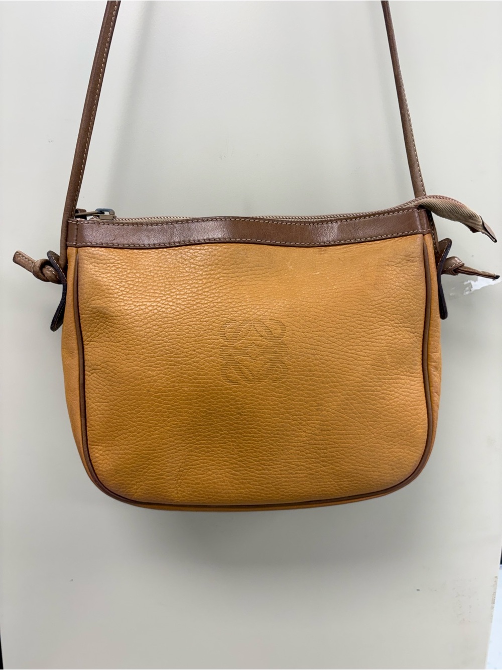 VTG LOEWE Anagram Embossed Grained Leather Crossbody Shoulder Bag Mustard Tan
